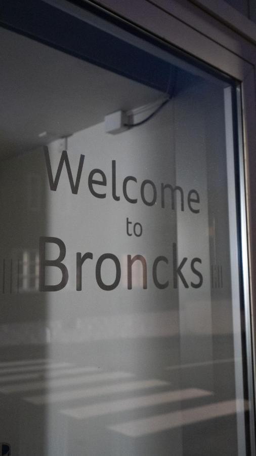 Broncks Apartment 5 - Modern 2-Bedroom In The Heart Of Torshavn Exterior photo